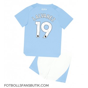 Manchester City Julian Alvarez #19 Replika Hemmatröja Barn 2023-24 Kortärmad (+ Korta byxor)